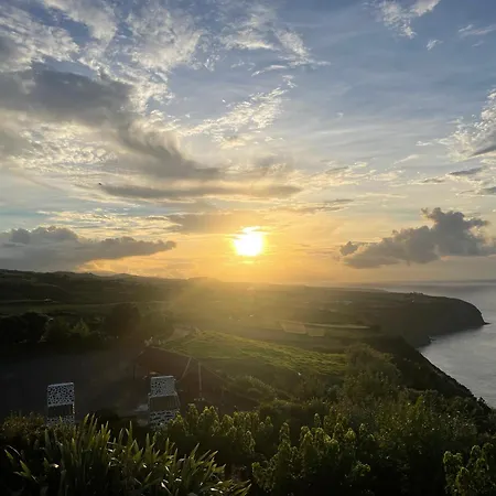 Casa Amelia Feteira Grande