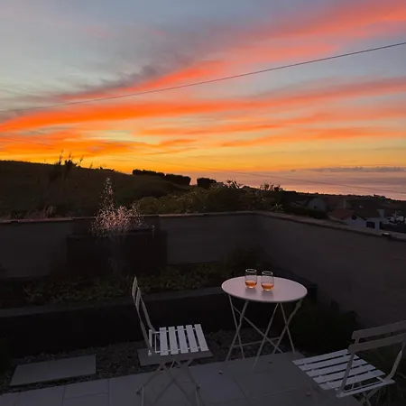 Casa Amelia Feteira Grande